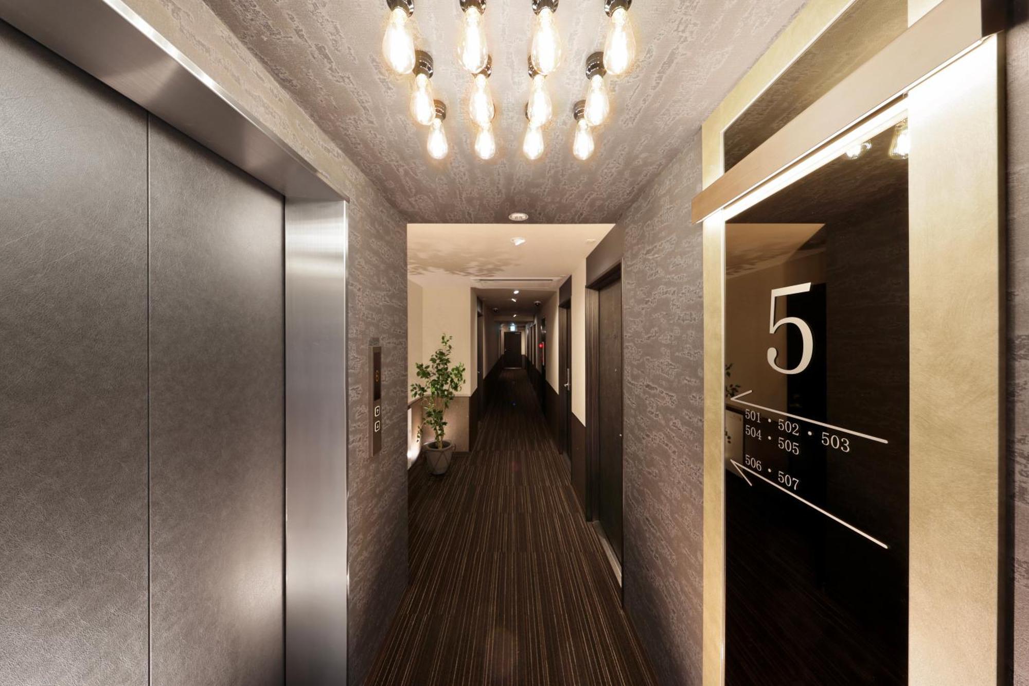 Tennouji Crystal Hotel Осака Екстериор снимка
